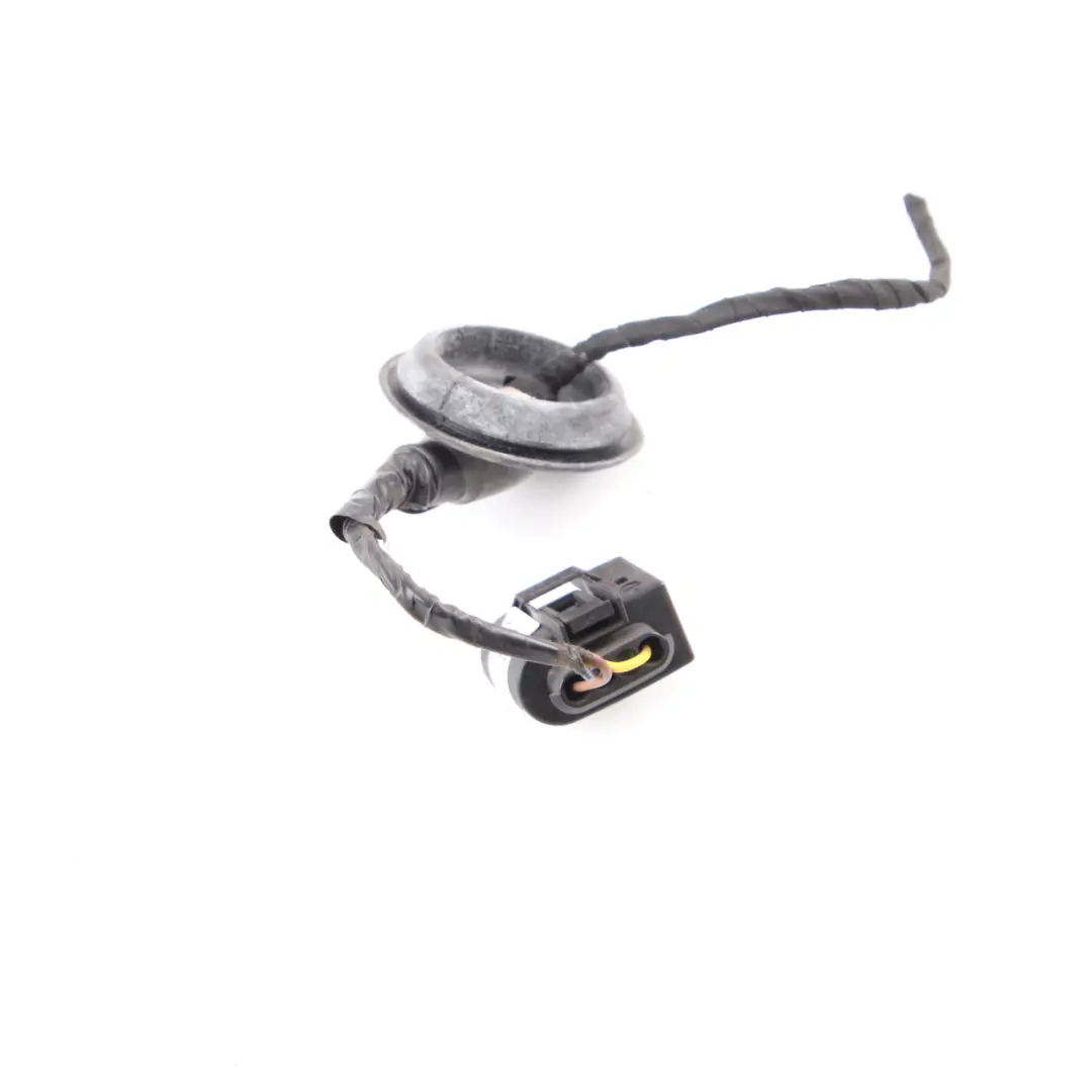 BMW X3 F25 Rear Lamp Trim In The Side Panel Right O/S Plug Socket 7549802