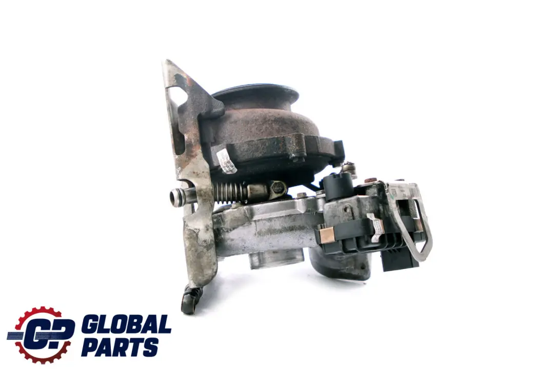 BMW E90 E91 E92 E93 325d 330d M57N2 echange Turbo 7796311 7796312