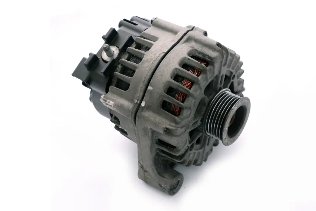 BMW E61 E81 E87 E90 N47 Alternador del Generador 180A 7802261