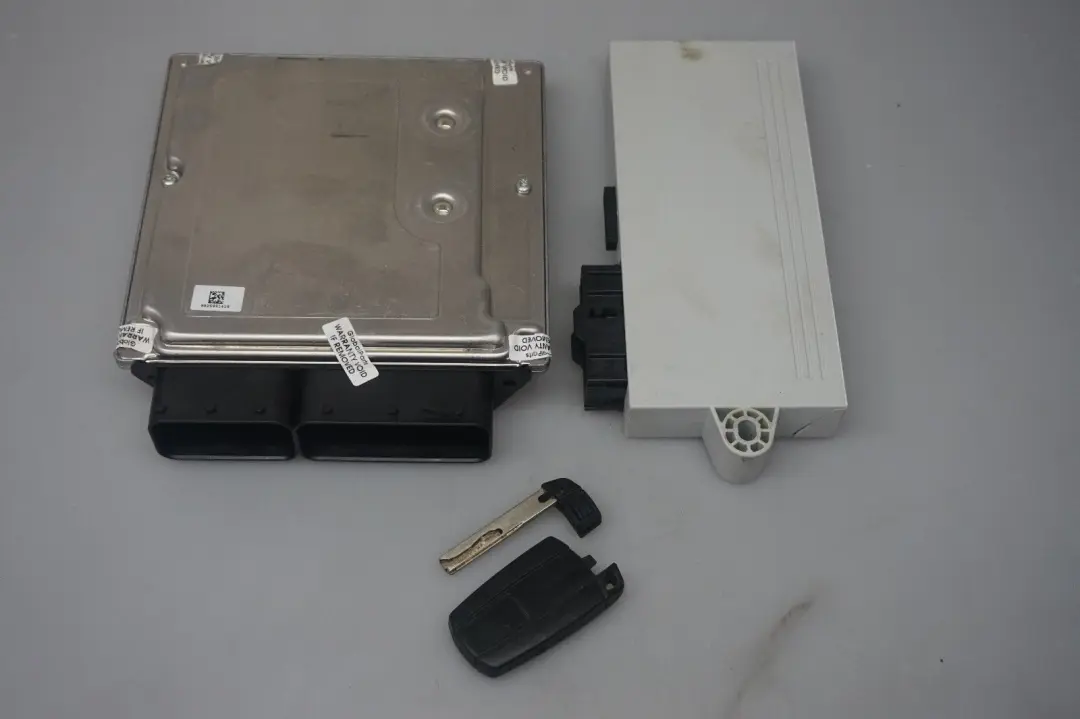 BMW 1 3 E87 E90 E91 118d 318d M47N2 Grundsteuergerät  DDE CAS2 Schlüssel 78081