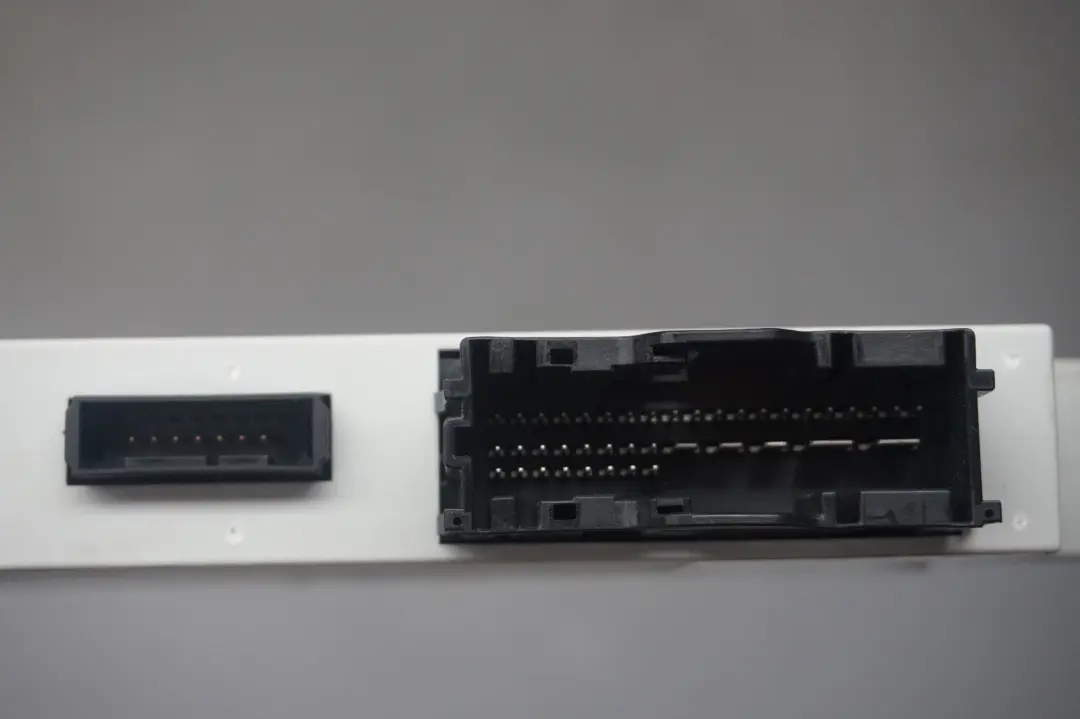 BMW 1 3 E87 E90 E91 118d 318d M47N2 Grundsteuergerät  DDE CAS2 Schlüssel 78081