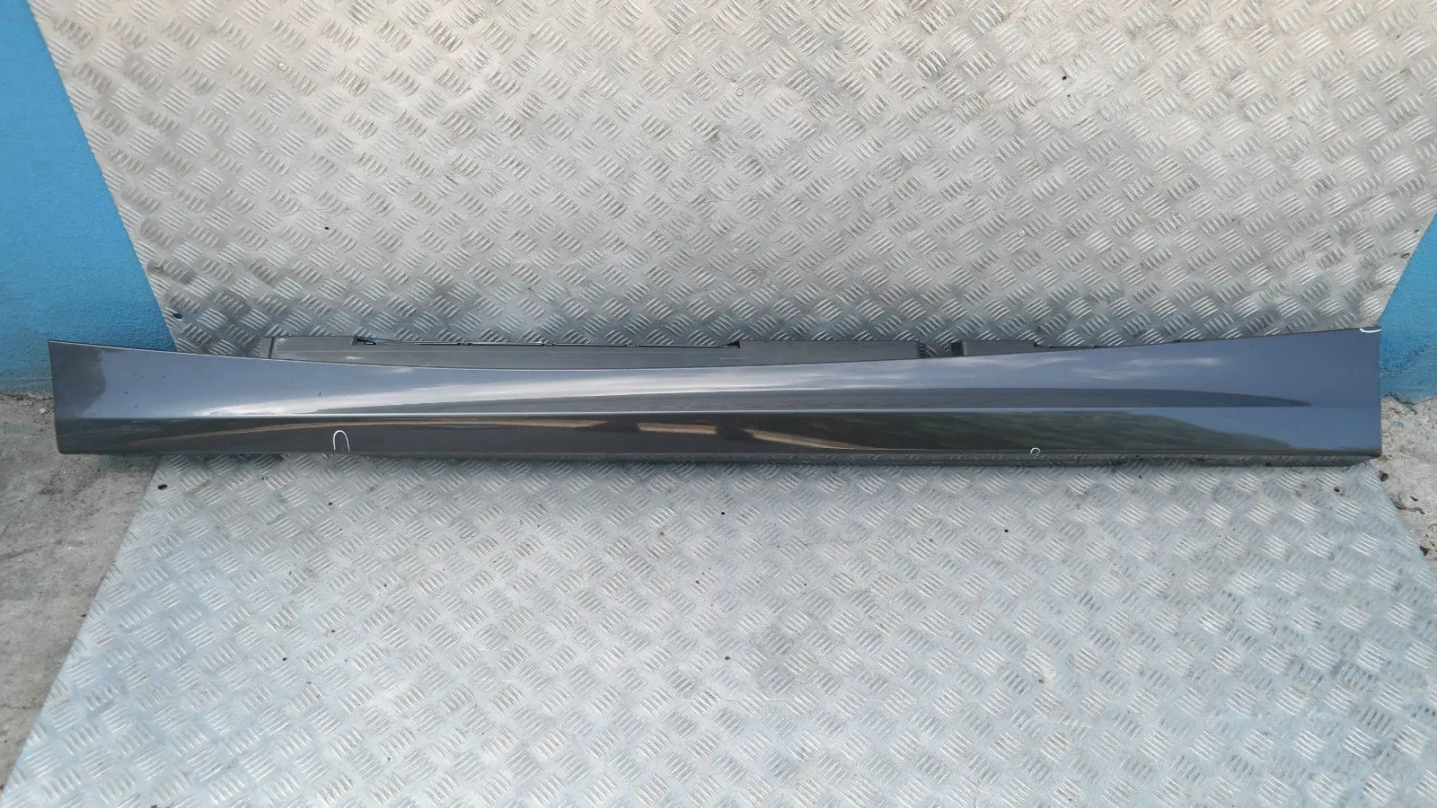 BMW E87 LCI Bas de Porte Couverture Seuil A Gauche Mousseux Graphite