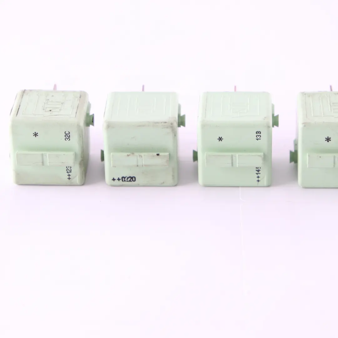 BMW E60 E63 E87 E90 E91 5X Relay Make Contact White Green Set 8373700