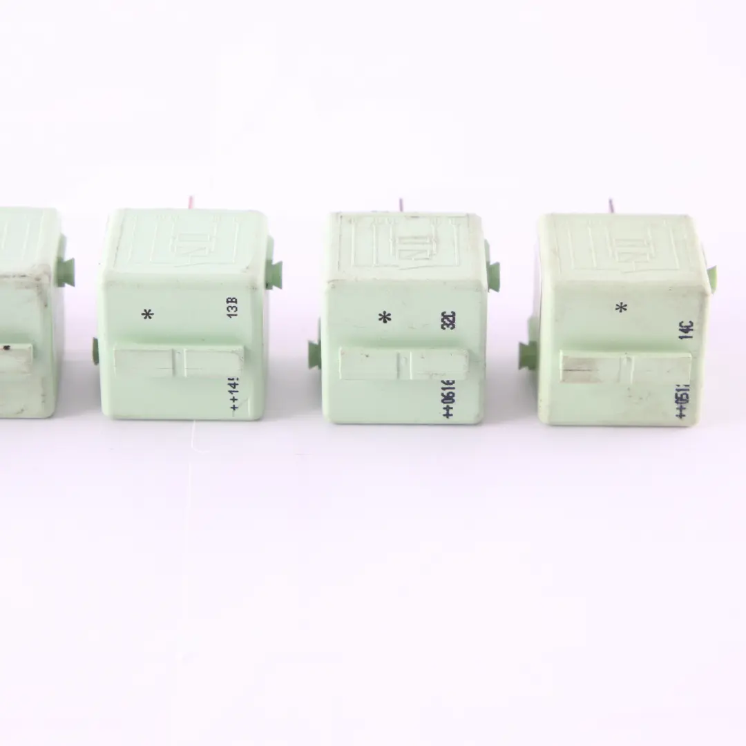 BMW E60 E63 E87 E90 E91 5X Relay Make Contact White Green Set 8373700