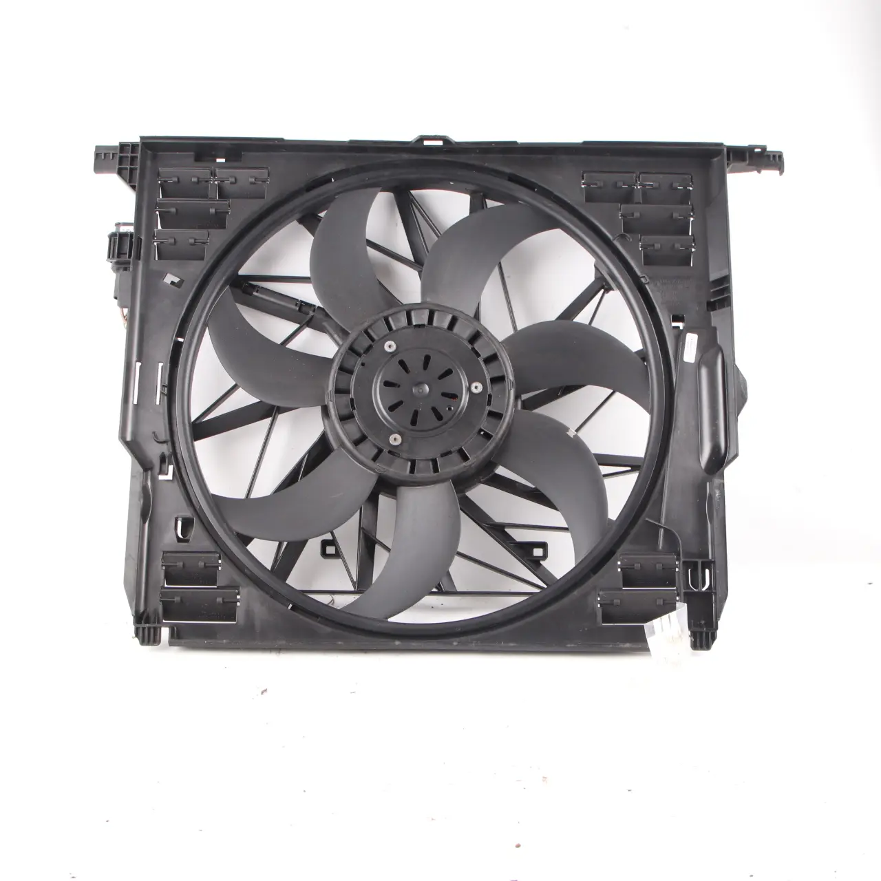 Radiator Fan BMW F10 F11 F12 F13 Engine Cooling Radiator Fan Shroud 400W 8509740