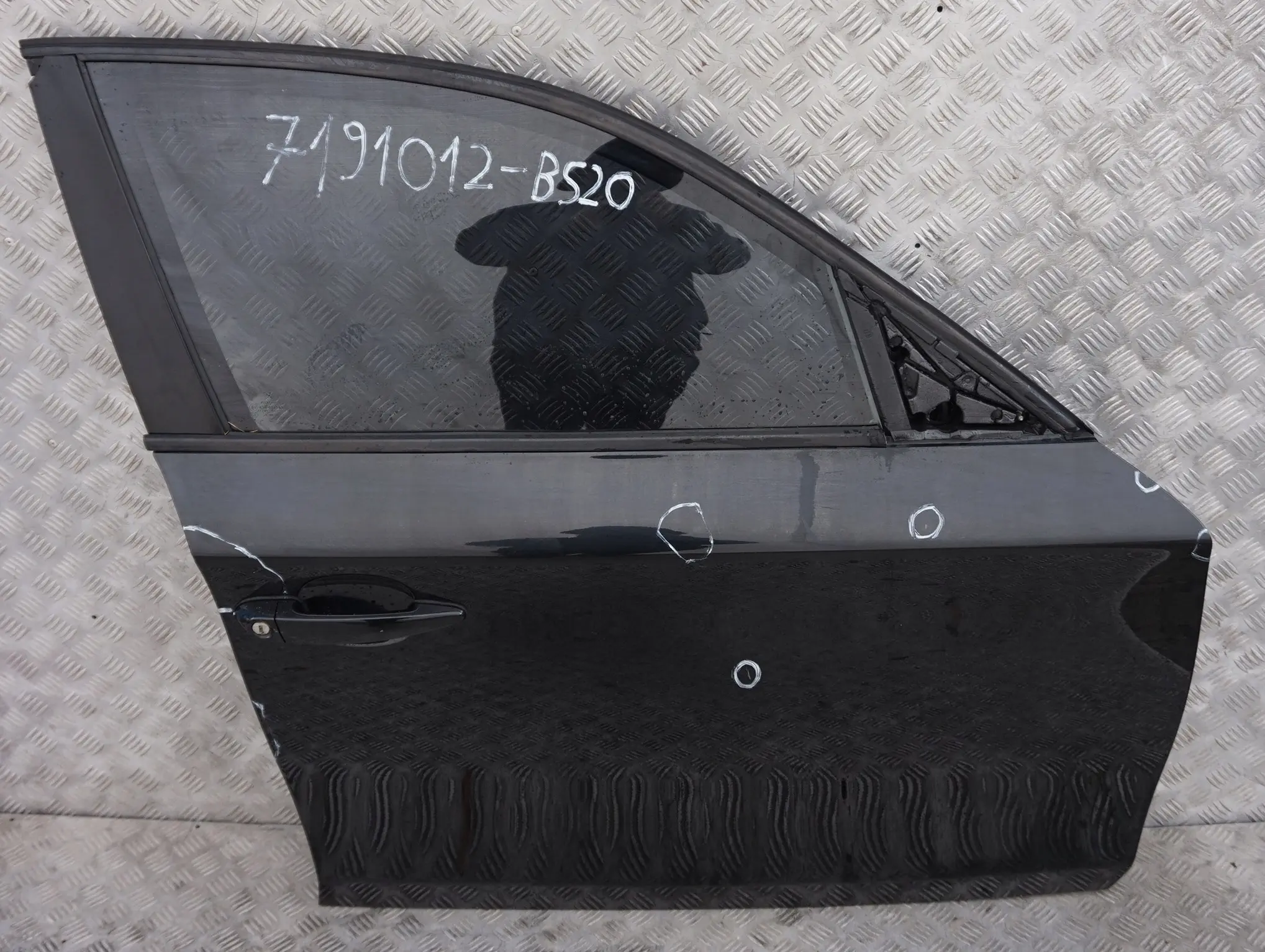 BMW 1 SERIES 20 E87 E87N Door Front Right O/S Black Sapphire Metallic - 475