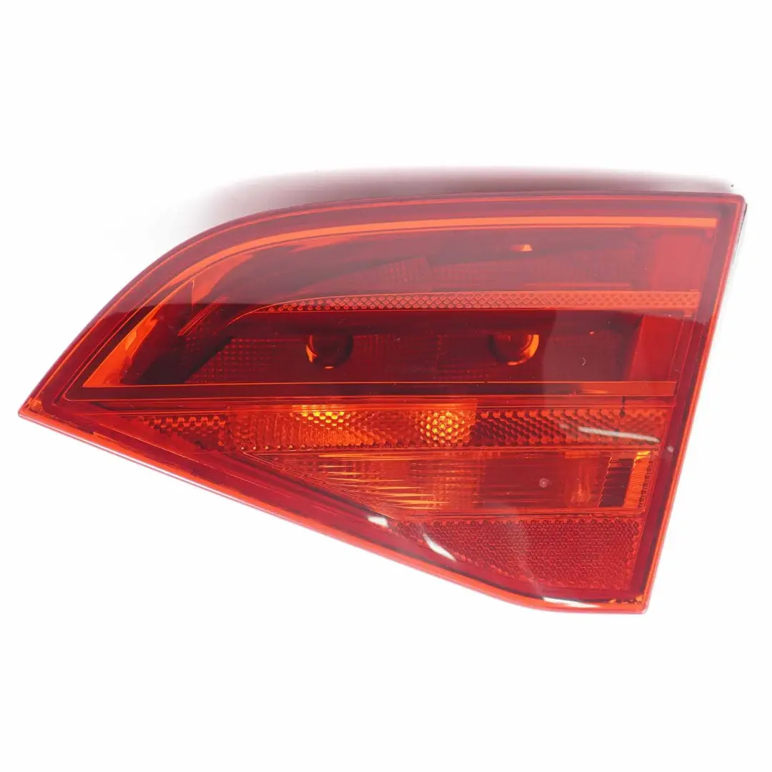 Audi A4 B8 Kombi Lampa Klapy Prawy Tył 8K9945094