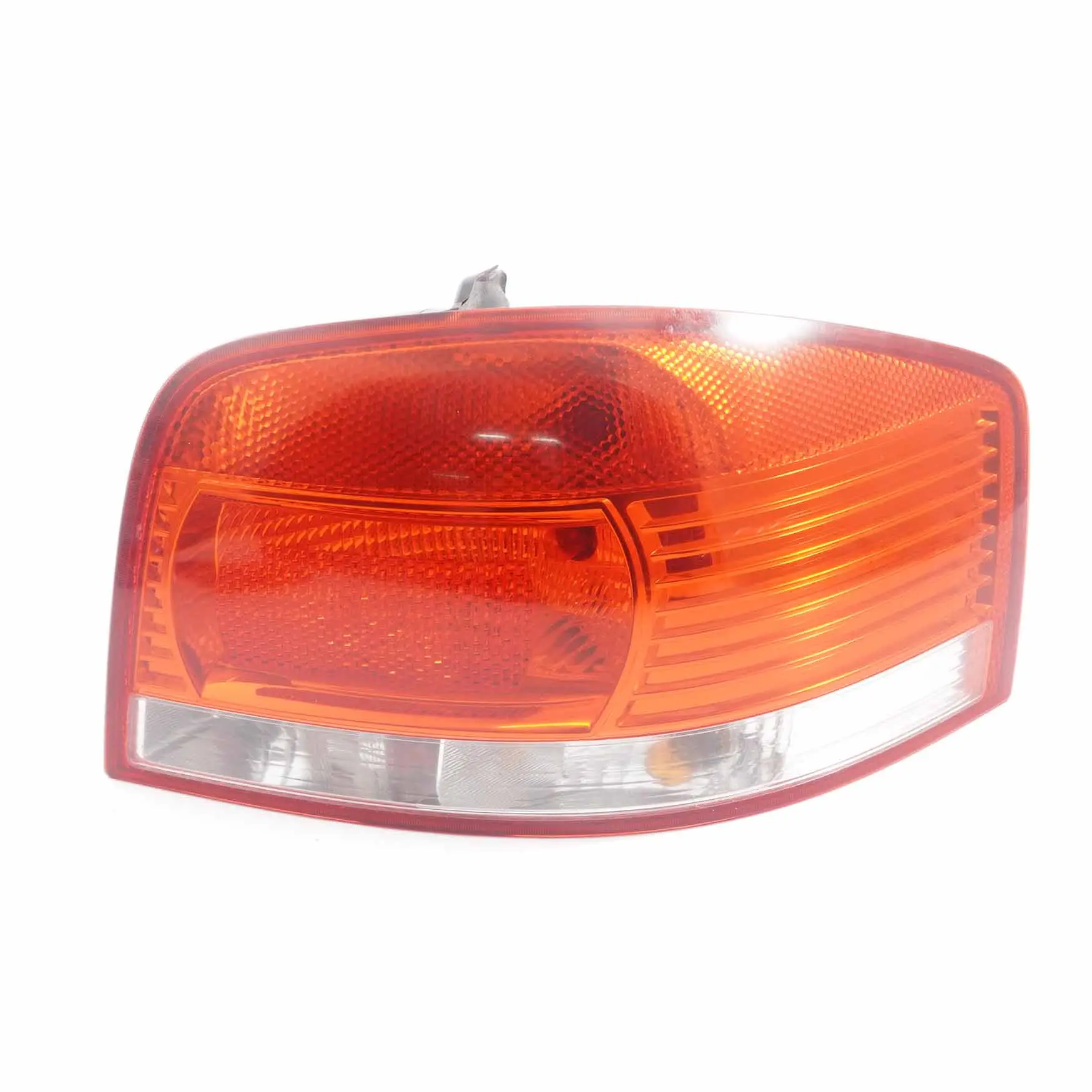 Audi A3 8P Lampa Prawy Tył Prawa Tylna 8P0945096A