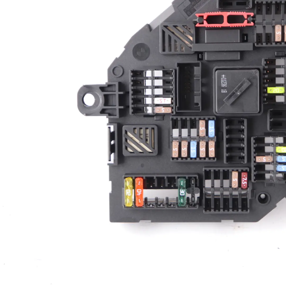 BMW X3 F25 Caja fusibles Unidad de control distribución de energía Caja trasera