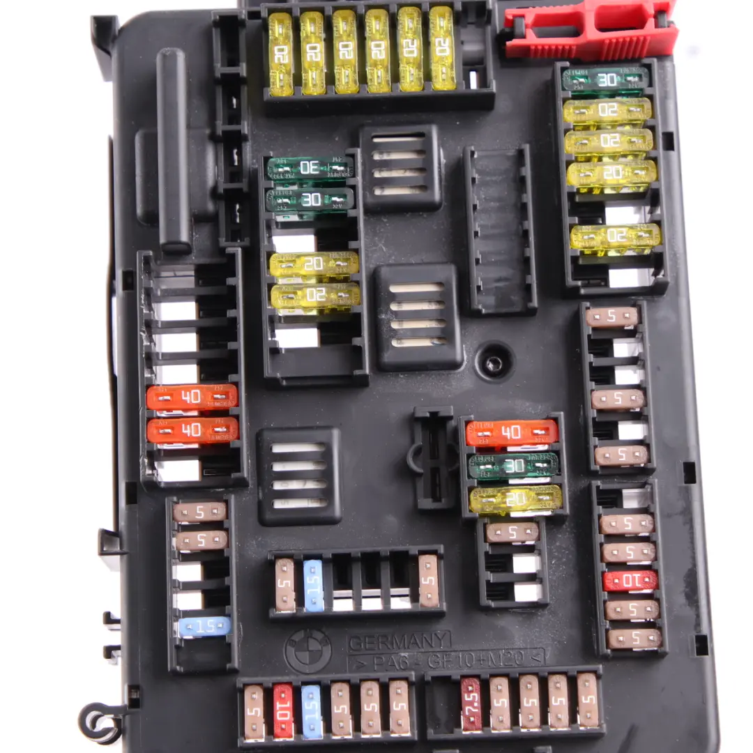 BMW F20 F21 F30 F31 Caja de fusibles de la unidad control distribución 9261110