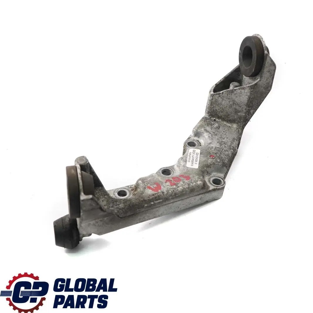 Mercedes W203 M111 Soporte del Cojinete de Bomba Direccion Asistida A1110940241