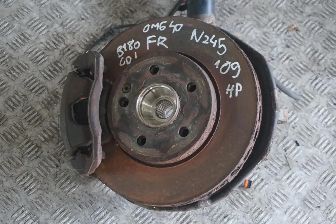 Mercedes B Class B 180 CDI W245 Front Right O/S Suspension Leg Brake Wheel Hub