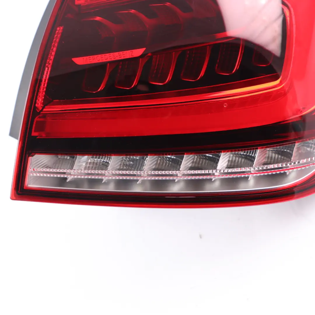 Mercedes W177 Luz Trasera Derecha Tail Light Side Panel A1779068402