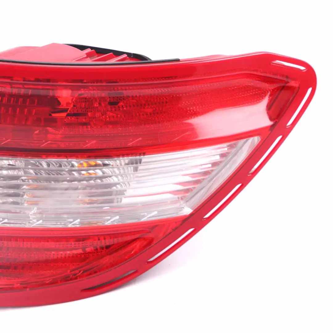 Luz Trasera Mercedes W204 Derecha Panel Lateral A2048200264