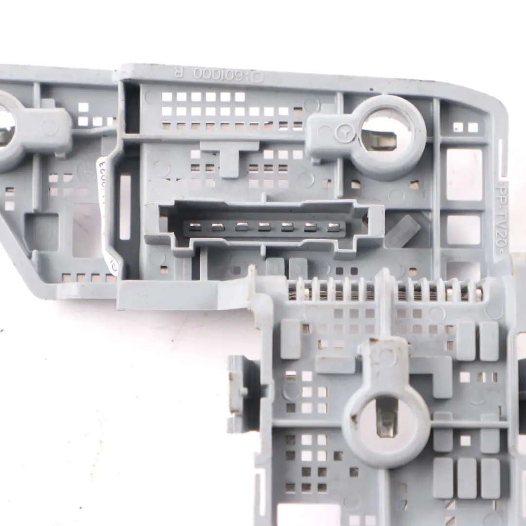 Mercedes W204 Lámpara trasera zócalo derecho luz trasera titular A2048202577