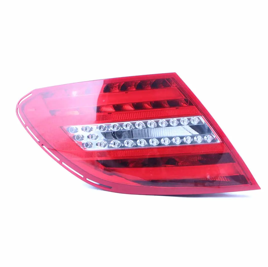 Mercedes W204 Lampa Lewa Tylna Lewy Tył A2048205464