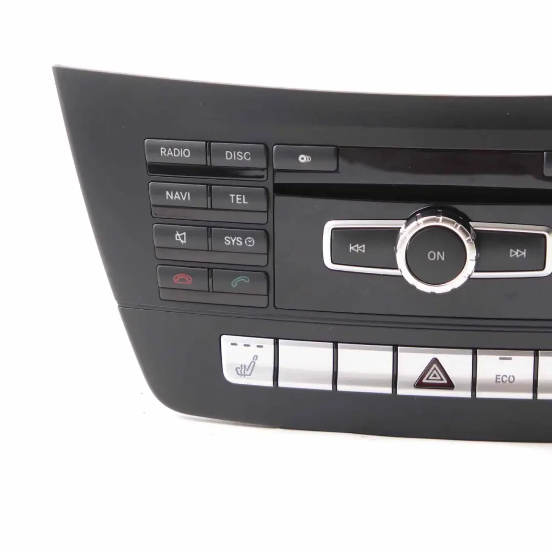 Mercedes W204 COMAND Navigation CD Player Radio Sat Nav Head Unit A2049009510