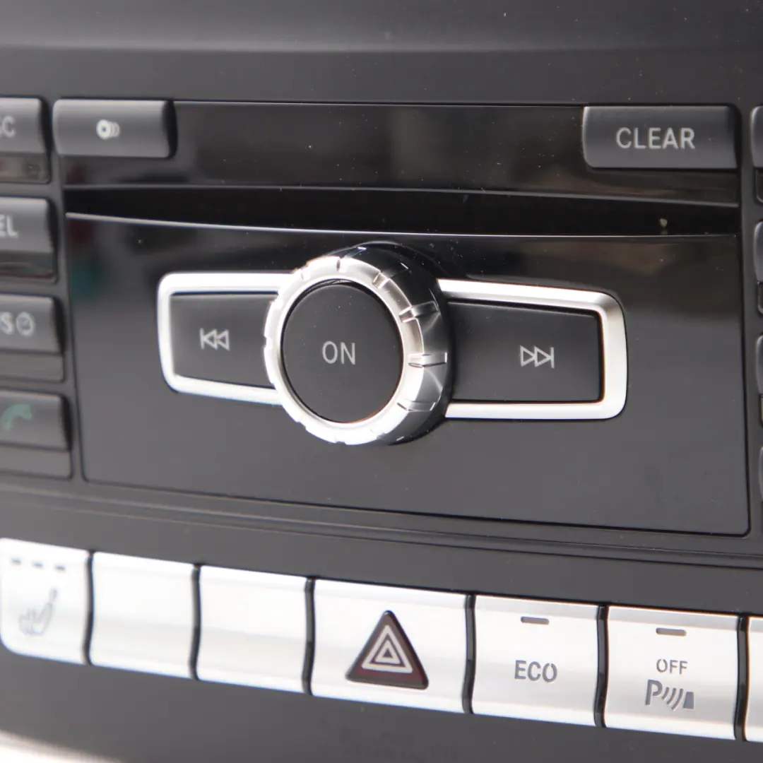 Mercedes W204 COMAND Navigation CD Player Radio Sat Nav Head Unit A2049009510