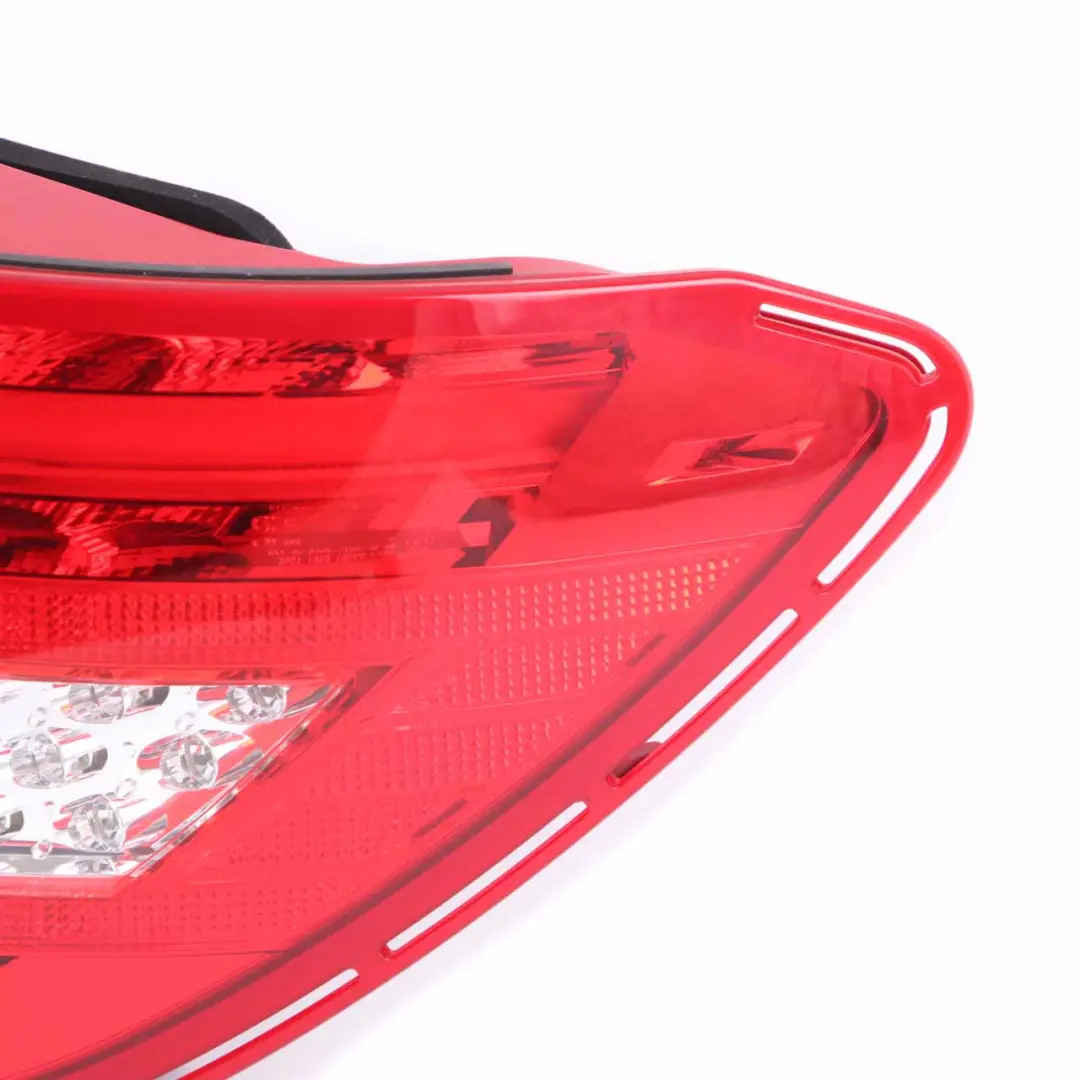 Luz Trasera Mercedes W204 Derecha O/S Luz Trasera Panel Lateral A2049060503