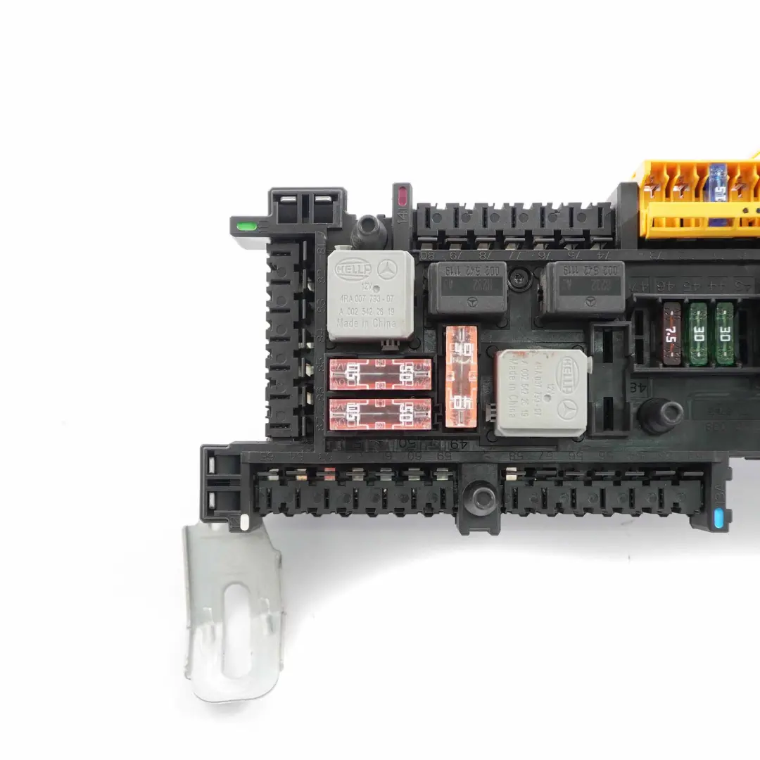 Mercedes W204 Caja fusibles trasera SAM Módulo fusible eléctrico A2049067702