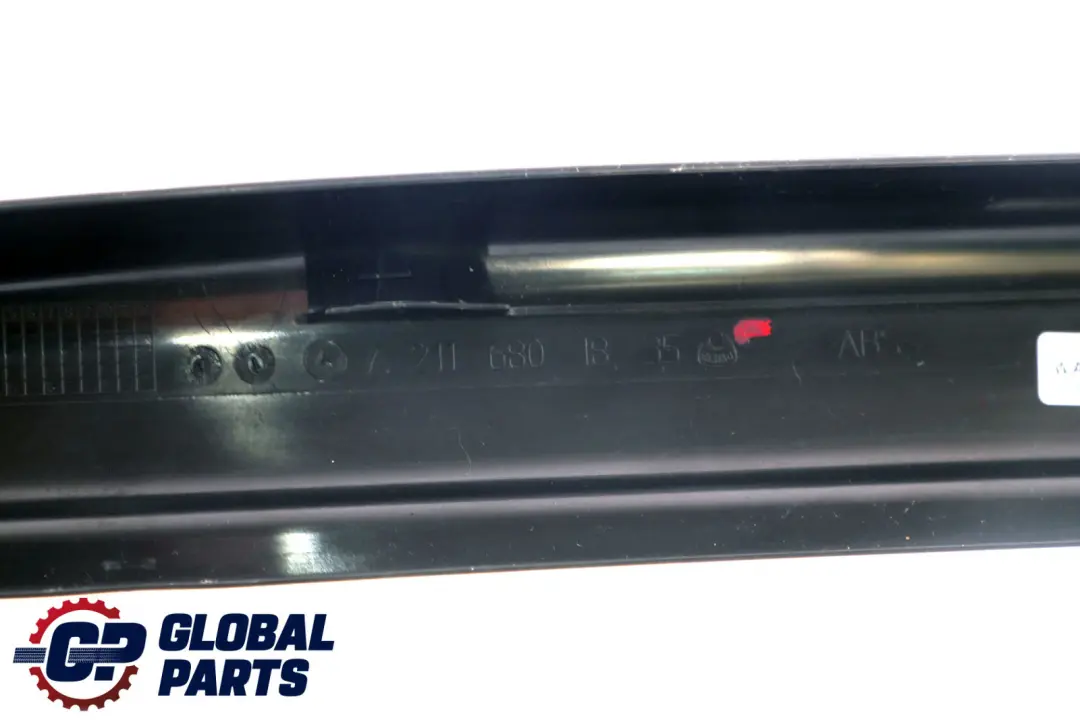 Mercedes Clase E S211 Interior Delantero Derecho Rail Tapa Negro A2116801835