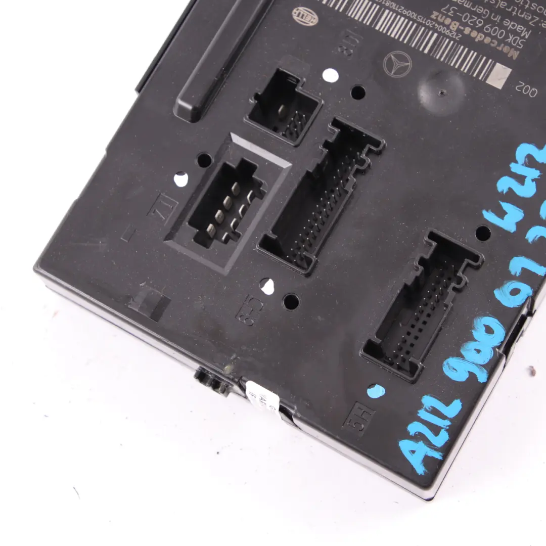Fuse Box Mercedes W212 Central Fuse Relay Control Unit Module A2129000122
