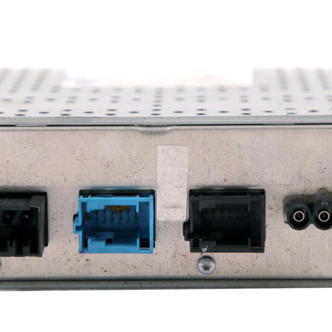 Mercedes-Benz S-Class W221 TV Tuner Receiver Control Unit Module A2219002604