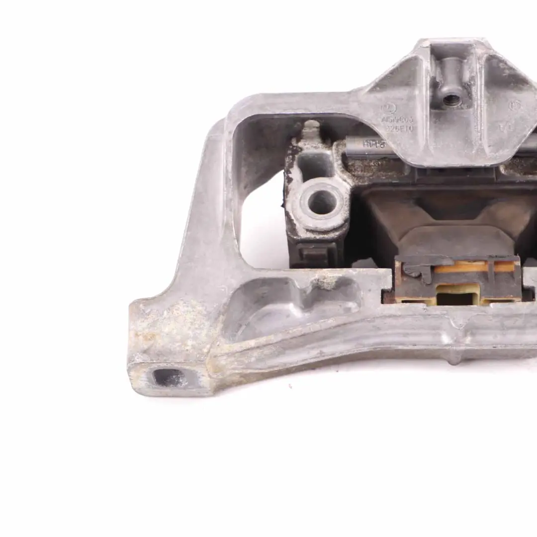 Mercedes W176 W246 Soporte de motor derecho Soporte A2462401717