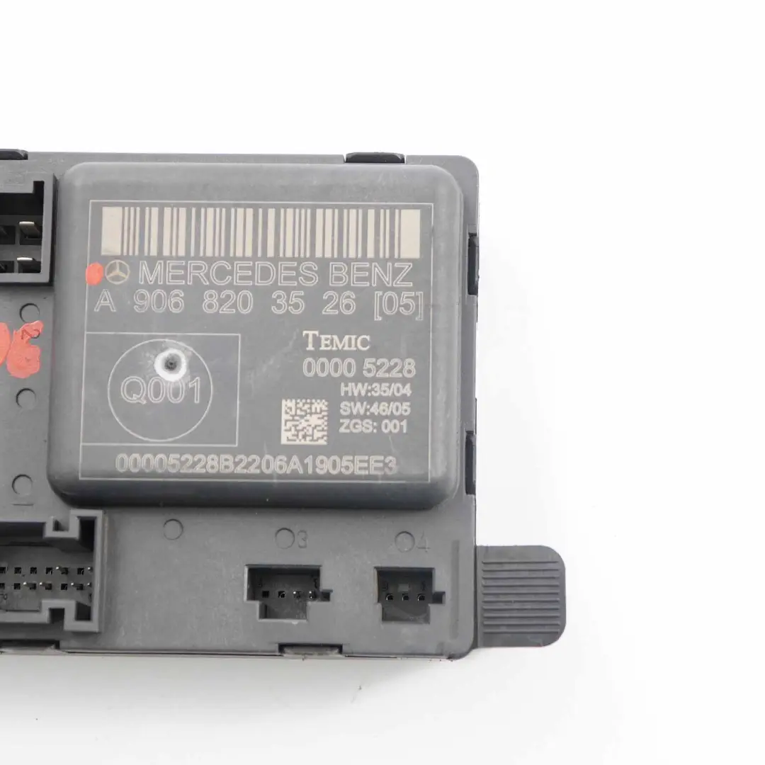 Mercedes W906 Moduł Sterownik Drzwi Przód Prawo ECU A9068203526