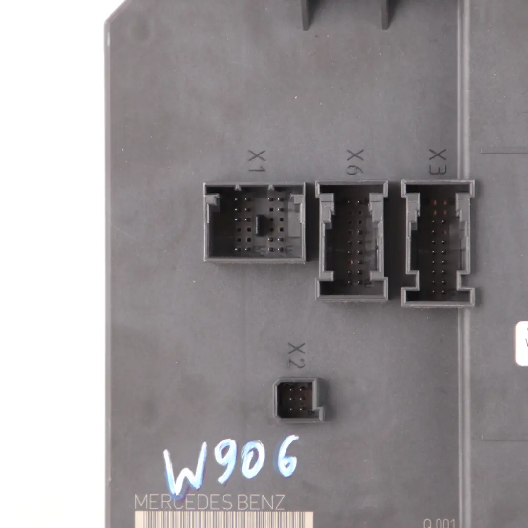Mercedes Sprinter W906 Body Comfort Control Unit Module ECU A9069006301