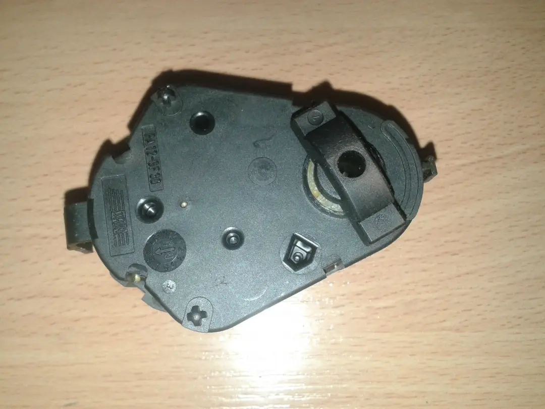 BMW E60 E61 E63 Calefaccion Flap Motor Control Actuador Izquierda 