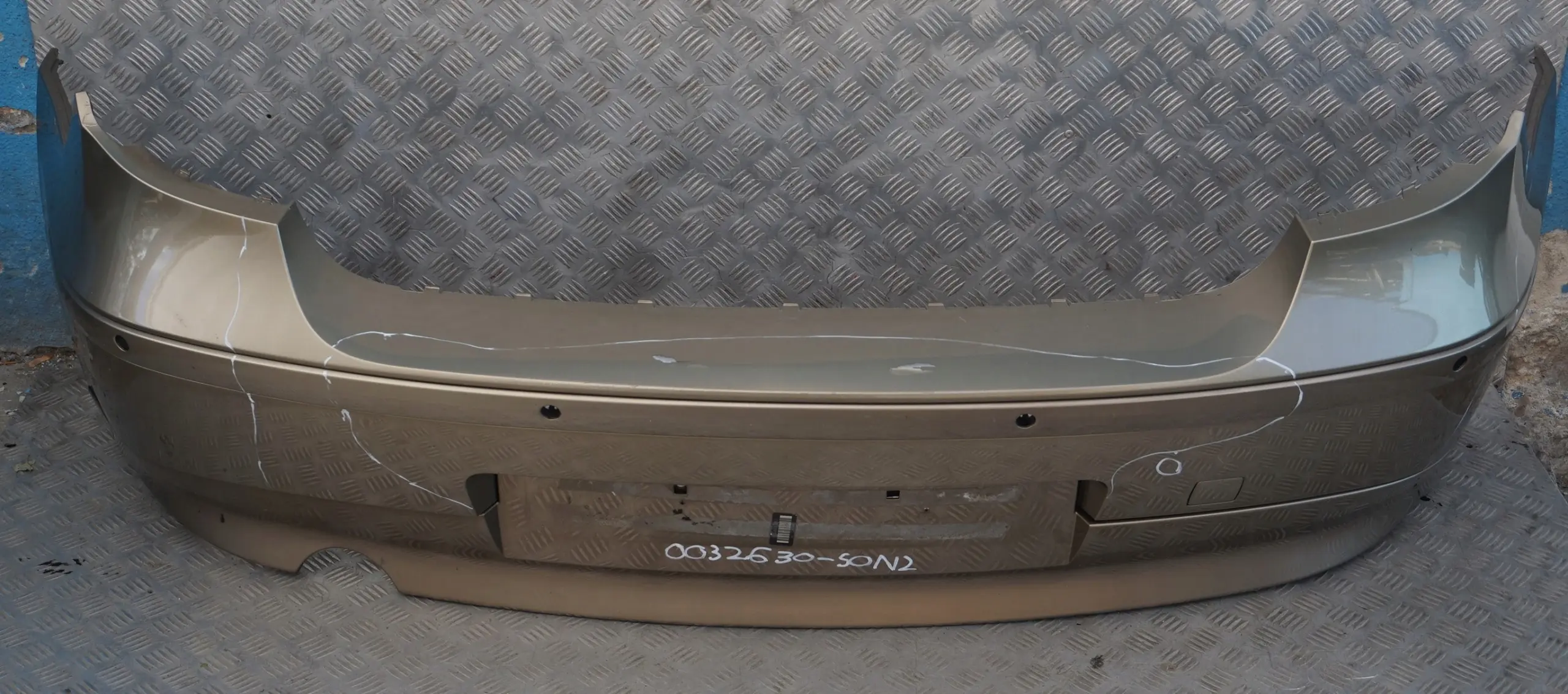 BMW 2 E87 Panel embellecedor parachoques trasero PDC Sonora Metallic - A23