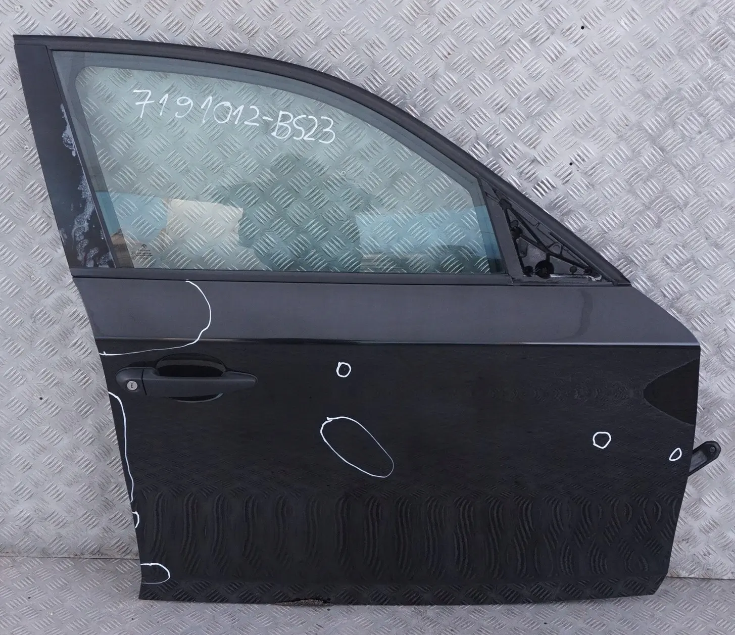 BMW 1 SERIES 23 E87 E87N Door Front Right O/S Black Sapphire Metallic - 475