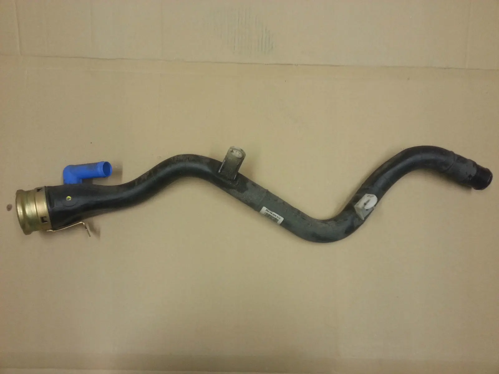 BMW E81 E87 LCI 116i 118i PLASTIC FILLER PIPE fuel tank Petrol