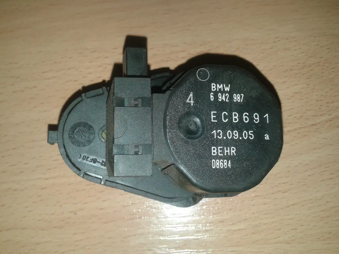 BMW E60 E61 E63 Calefaccion Flap Motor Control Actuador Izquierda 