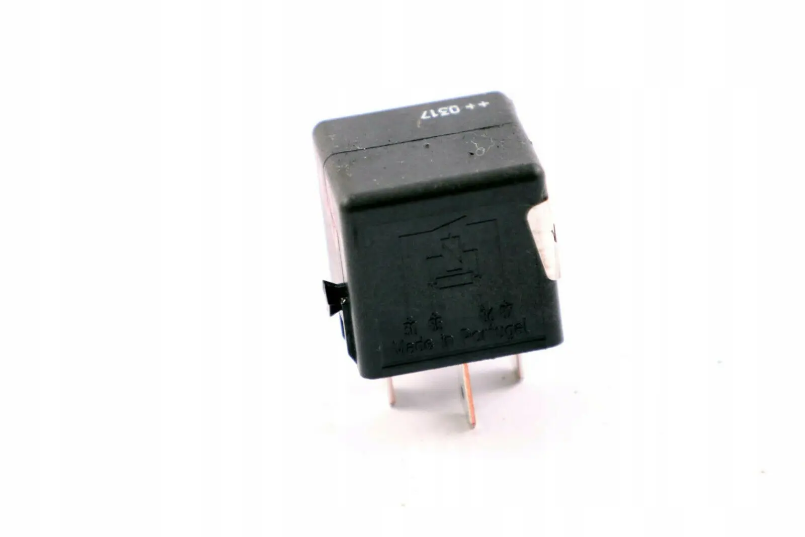 Mercedes-Benz Genuine Universal In Car Black Relay 4-Pin Tyco A0025421319