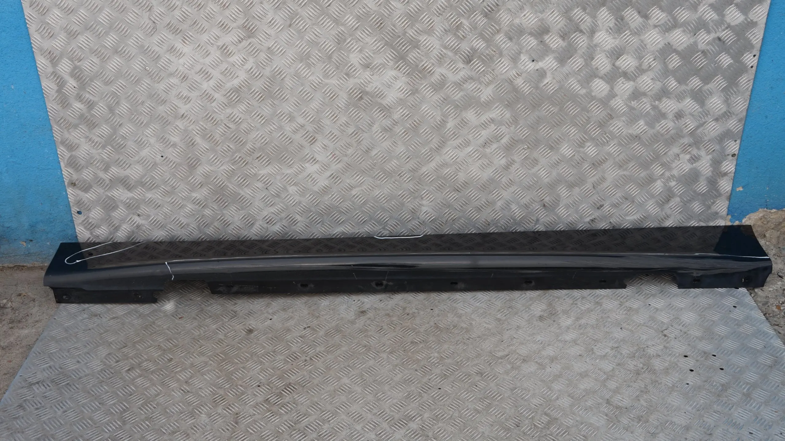 BMW 12 E87 Sill Strip Faldón lateral izquierdo Negro 2 Schwarz II - 668