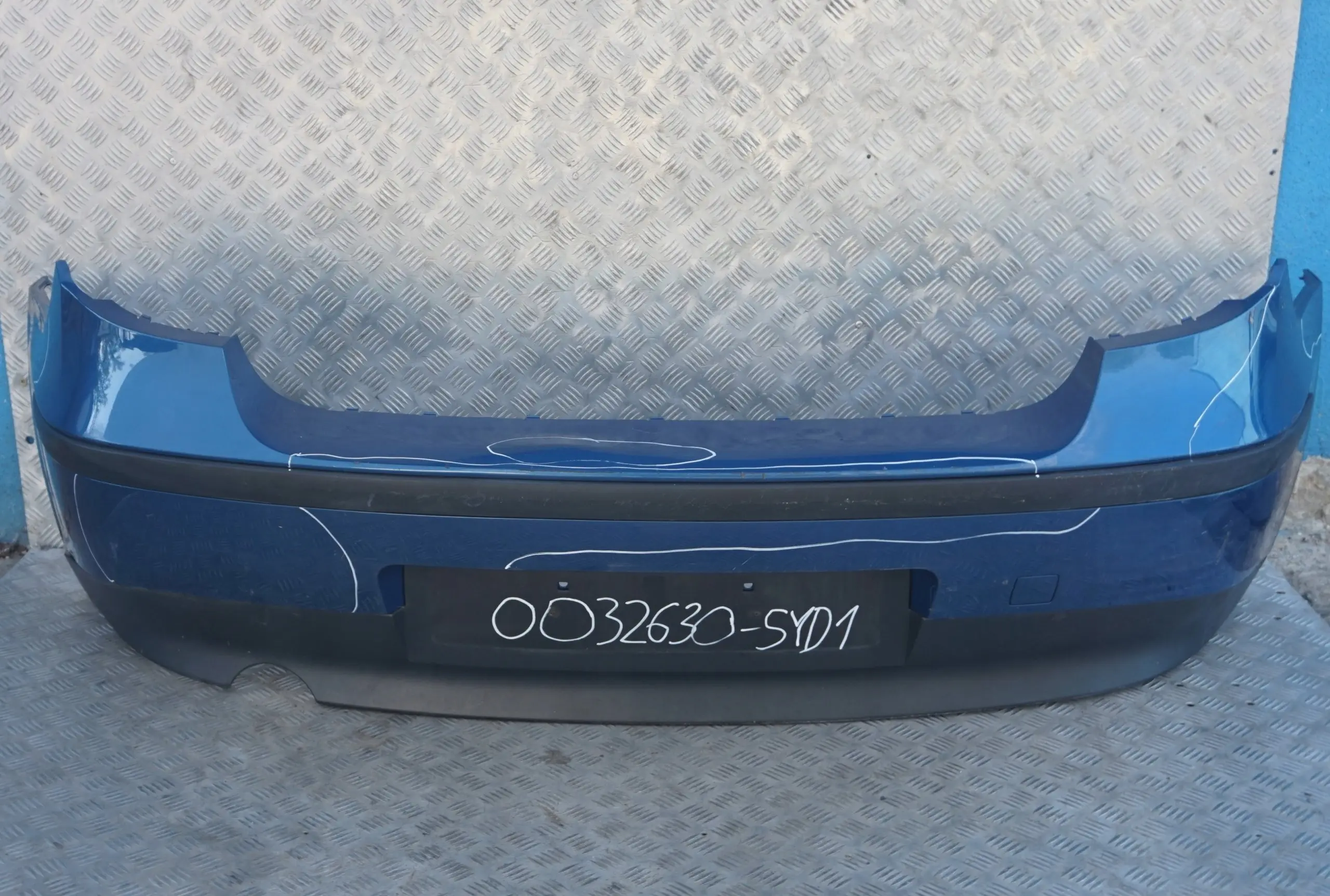 BMW 1 SERIES E87 Rear Bumper Trim Panel PDC Sydneyblau Sydney Blau Blue Metallic