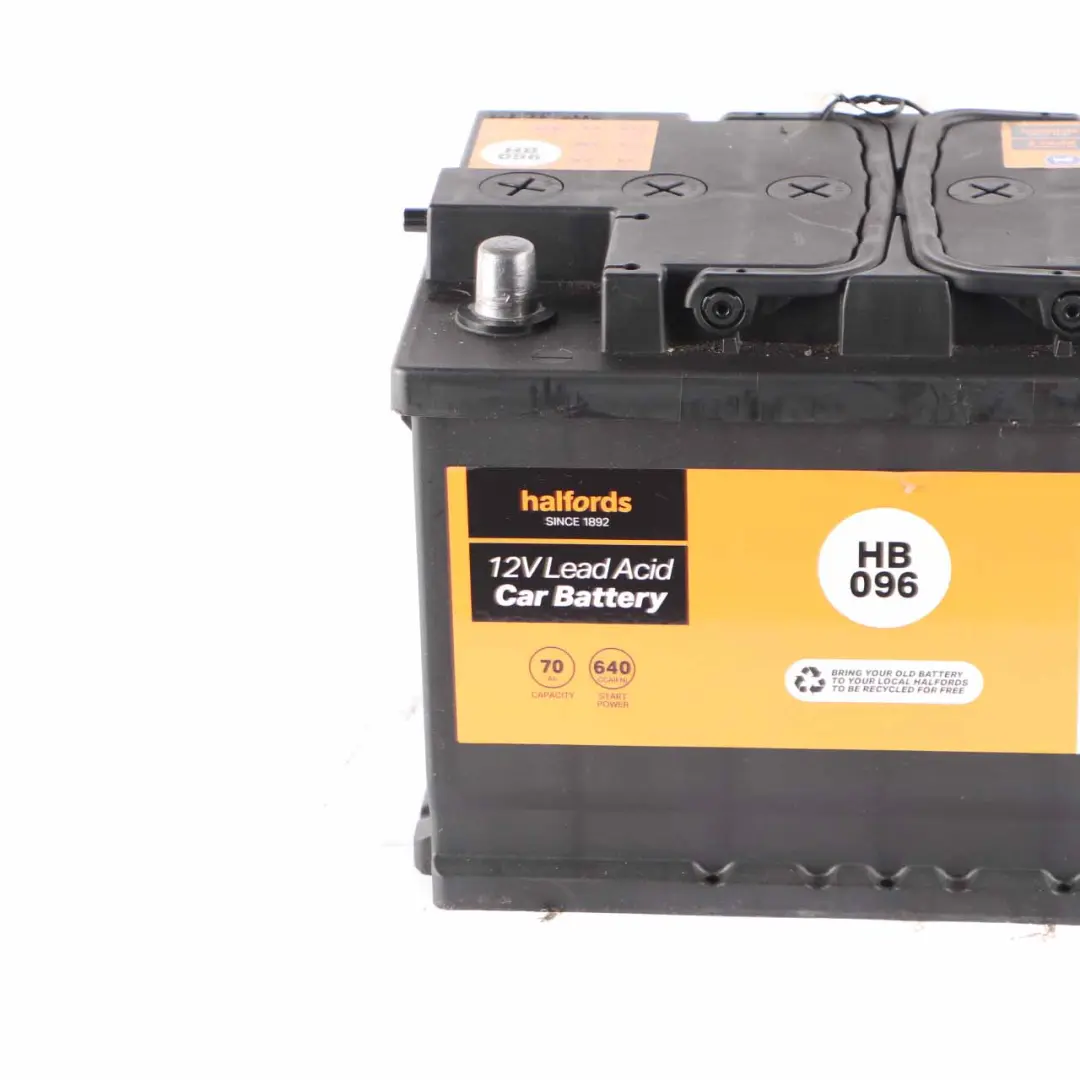 Halfords 12V Accumulator Battery 70Ah 640A HB096