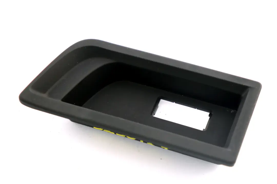 BMW 1 2 3 4 Series F20 F22 F30 F31 F33 Auxiliary Aux Socket Trim Black 9207358