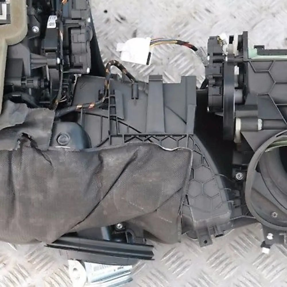 Complete Air Con Heater Matrix Housing Diesel BMW 1 2 3 4 Series F20 F22 F30 F32 - SKU rhd-9238643 - Part number 9238643