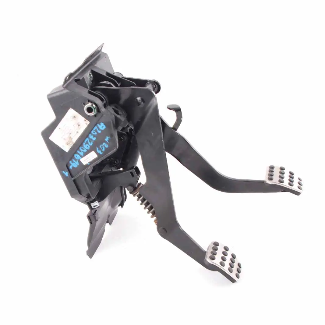 Mercedes W203 Manual Transmission Accelerator Assembly Clutch Pedal A2032905701