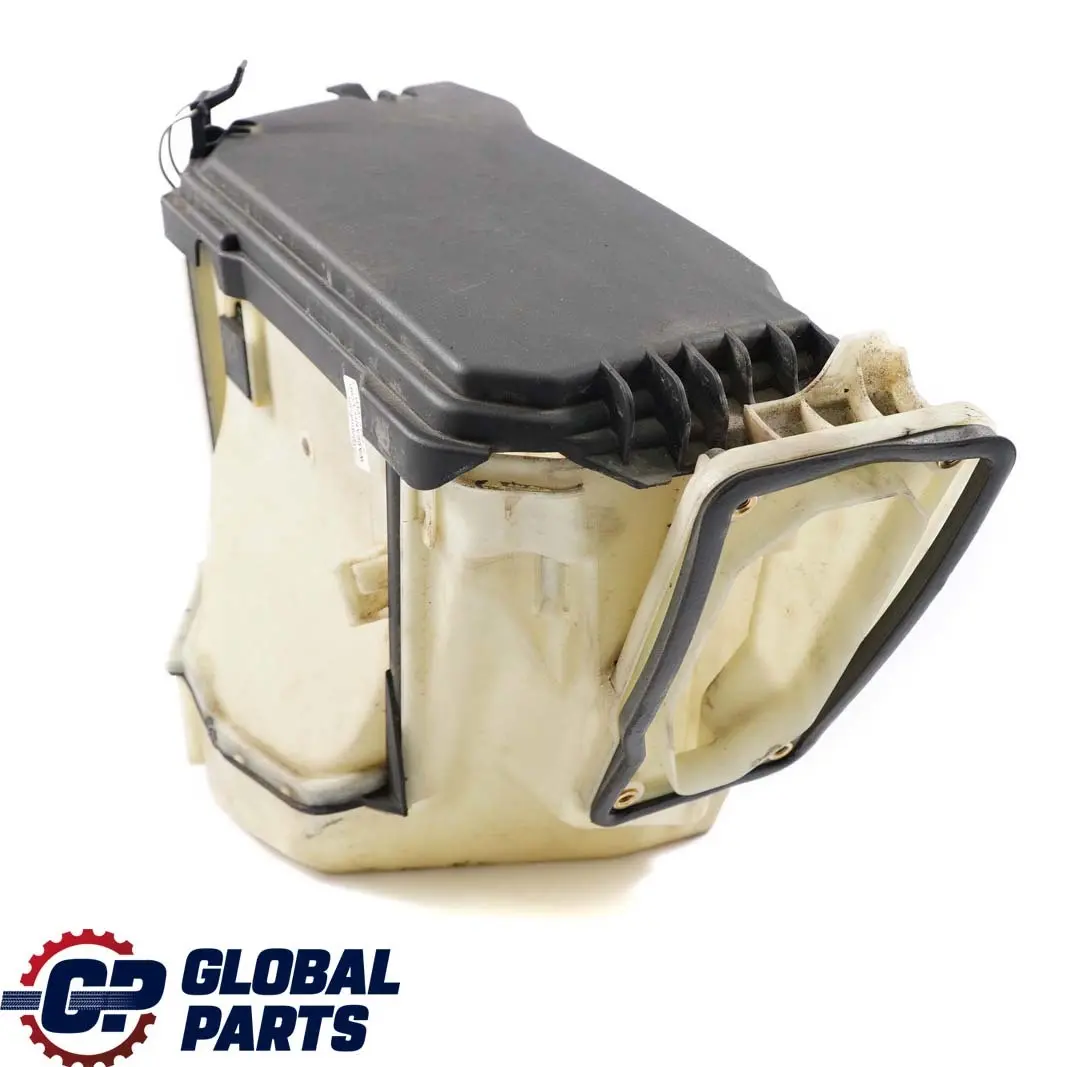 Mercedes-Benz C-Class W204 Fuse Box Housing Cover A2045400124