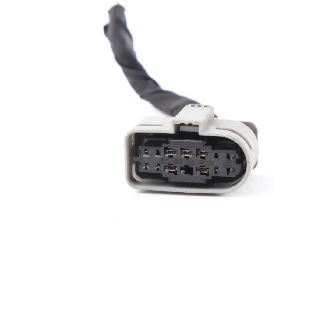 Mercedes W204 Headlight Bi-xenon Front Left N/S Plug Socket Wiring A0525455626