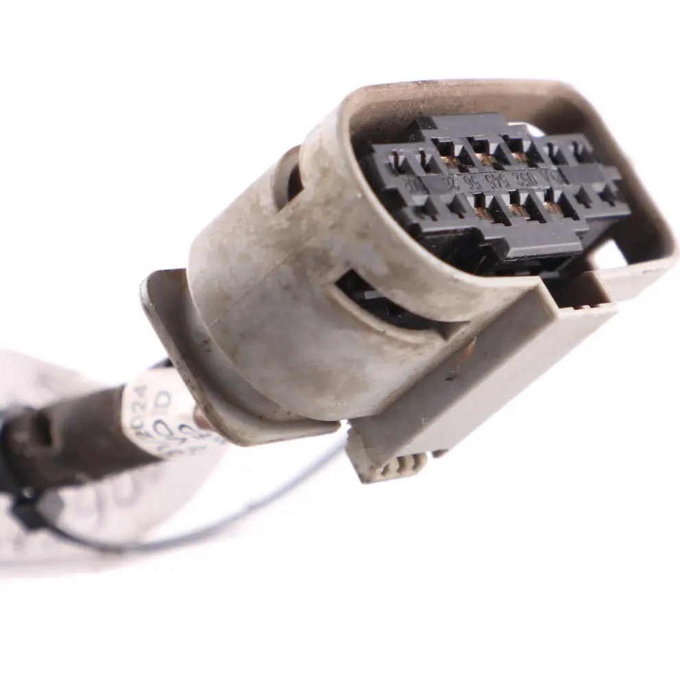 Mercedes W906 Facelift Headlight Front Left N/S Plug Socket Wiring A0525455626