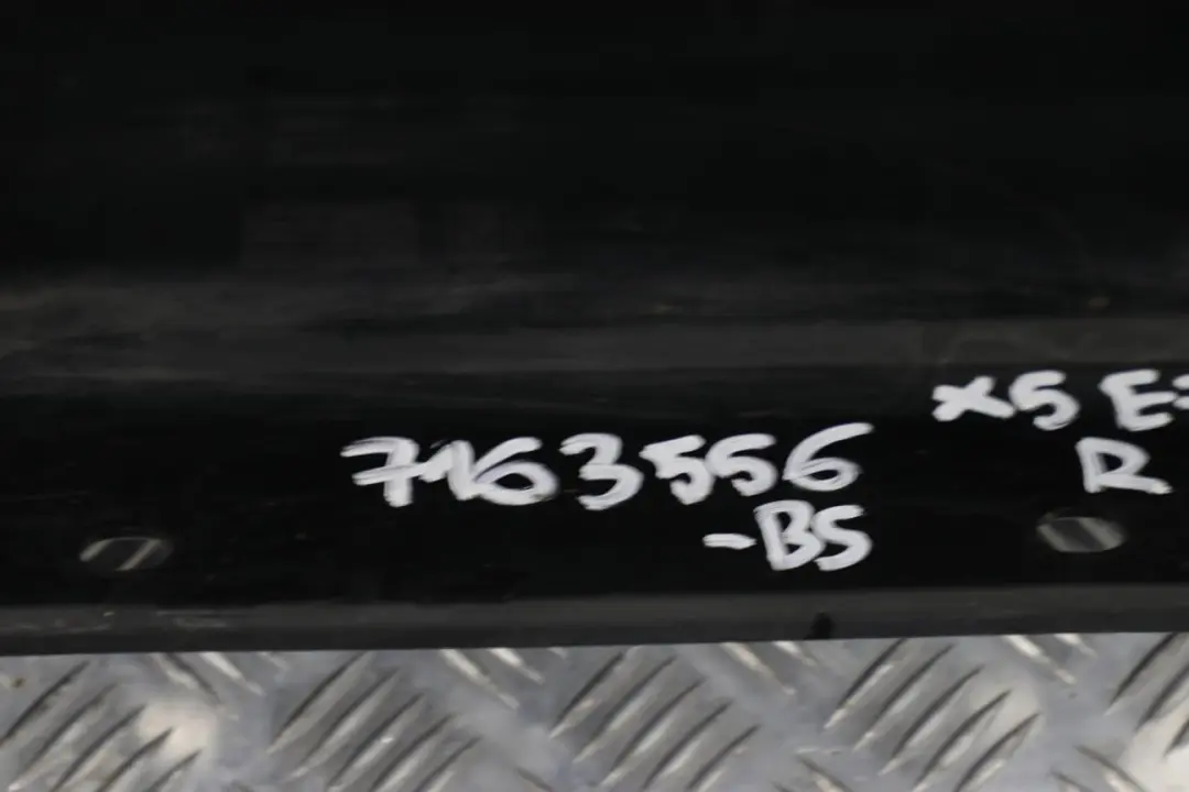 Schwellerleiste Schweller Trittbrett Rechts Black Sapphire - 475 für BMW X5 E70 mit Teilenummer 7163556 BMW X5 E70 Schwellerleiste Schweller Trittbrett Rechts Black Sapphire - 475 - SKU 7163556-BS - Teilenummer 7163556