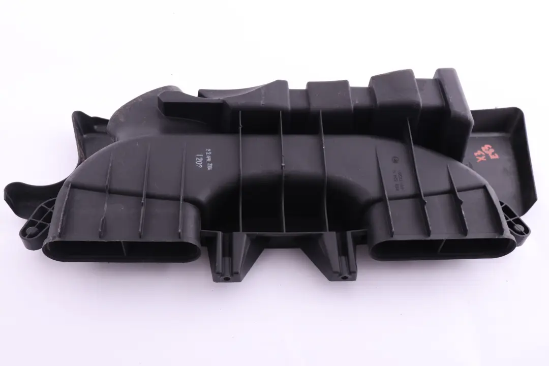 Wlot kanał powietrza M54 8596256 do BMW E83 X3 o numerze 13713400202 BMW E83 X3 Wlot kanał powietrza M54 8596256 - SKU 3400202 - Numer Części 13713400202