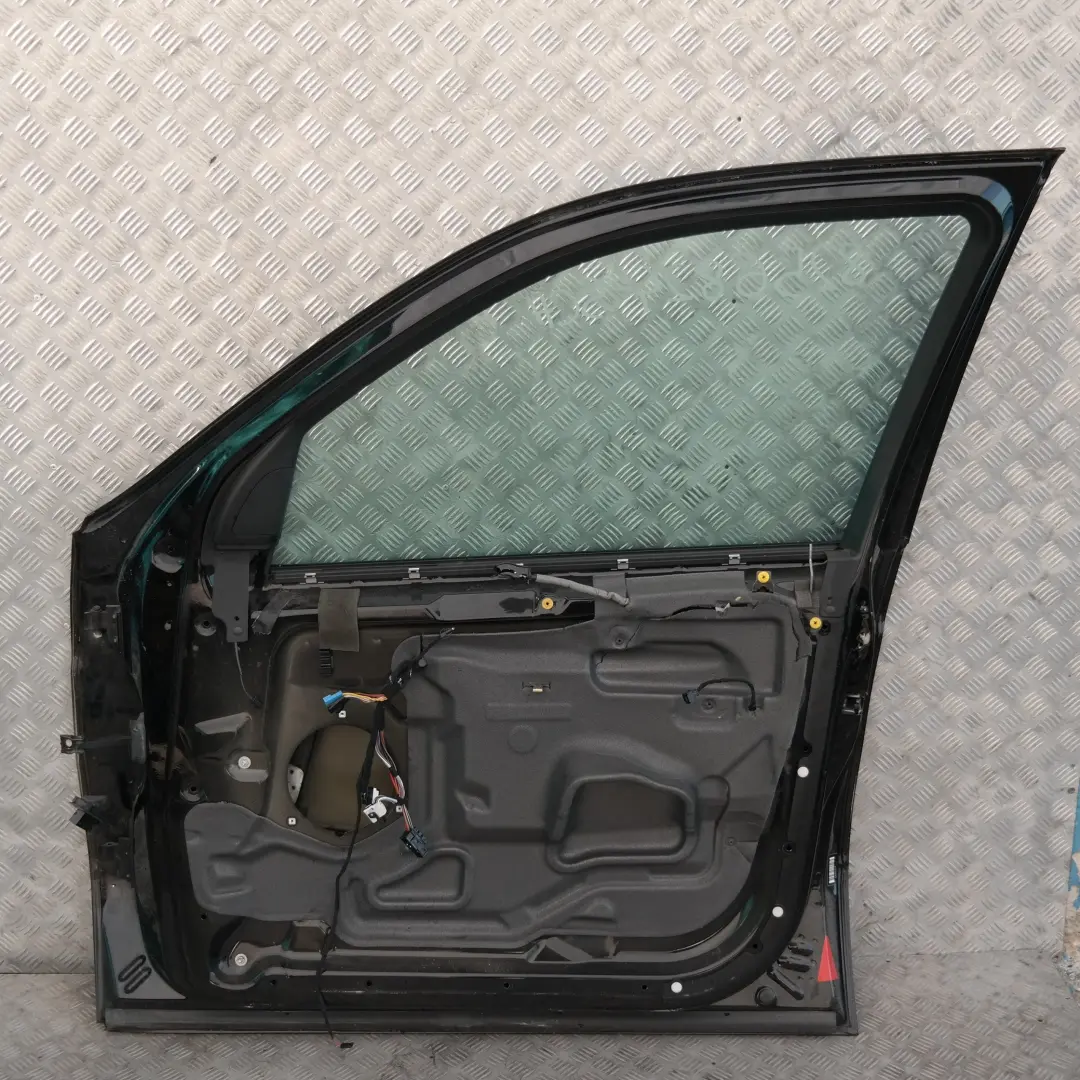Drzwi prawe przednie przód schwarz II do BMW E53 X5 o numerze 8256824 BMW E53 X5 Drzwi prawe przednie przód schwarz II - SKU 8256824-SCH - Numer Części 8256824