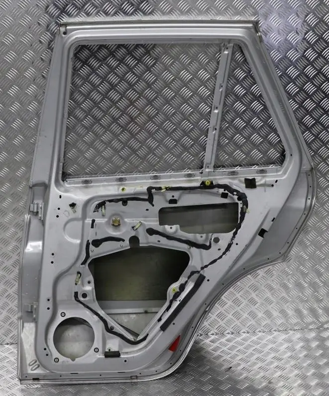 Door Rear Right O/S Titansilber Titan Silver Metallic - 354 to BMW X5 Series 4 E53 with Part number 8256828 BMW X5 Series 4 E53 Door Rear Right O/S Titansilber Titan Silver Metallic - 354 - SKU 8256828-TS4 - Part number 8256828