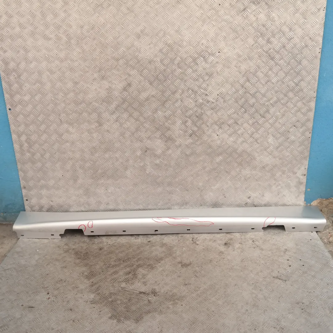 Einstiegsleisten Seitenschweller links Titansilber Metallic Silber 354 für BMW E87 mit Teilenummer 32949 BMW E87 Einstiegsleisten Seitenschweller links Titansilber Metallic Silber 354 - SKU 0032949-TS12 - Teilenummer 32949